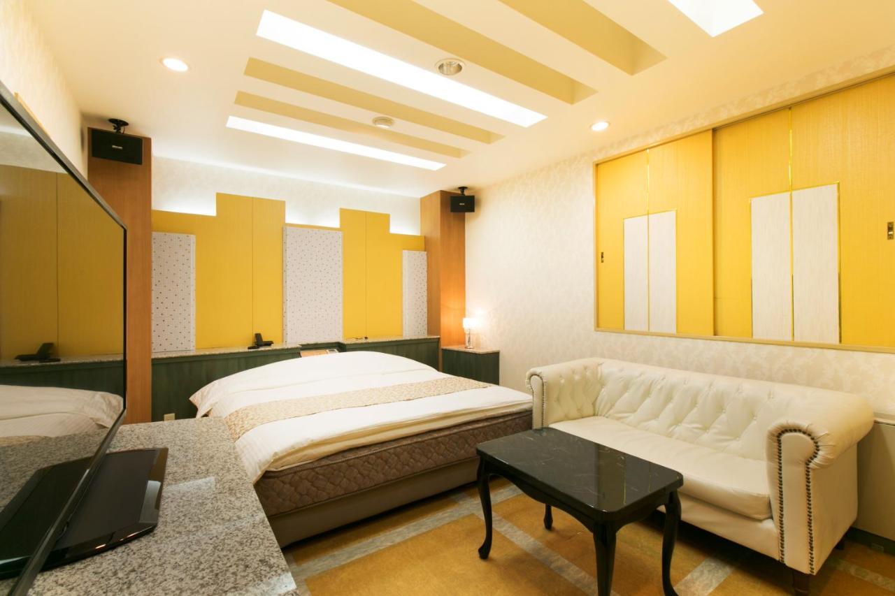 Hotel Atlantis Toyonaka (Adults Only) Εξωτερικό φωτογραφία